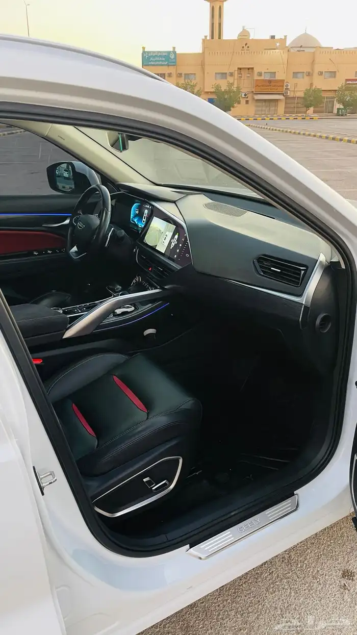 جيلي توجيلا 2022 فل كامل اعلى فئة دفع رباعي قيادة ذاتيه 10