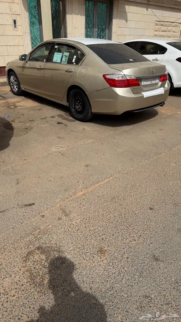 اكورد 2013 الموتر شيخ له معي 4 سنوات ماشي 300 و عليها 6