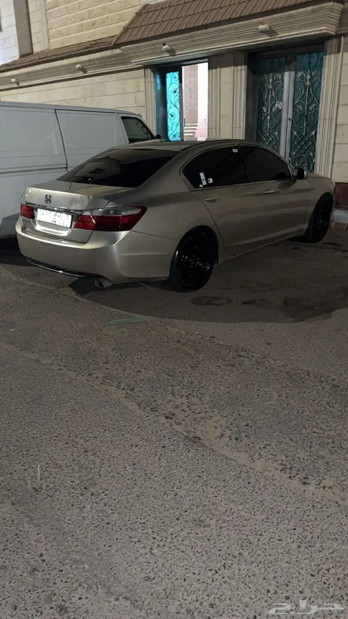 اكورد 2013 الموتر شيخ له معي 4 سنوات ماشي 300 و عليها 0