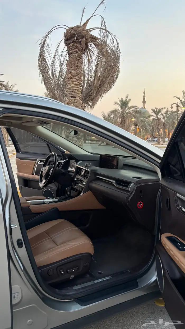 لكزس RX 2019 وارد عبداللطيف جميل بحالة الوكالة 5