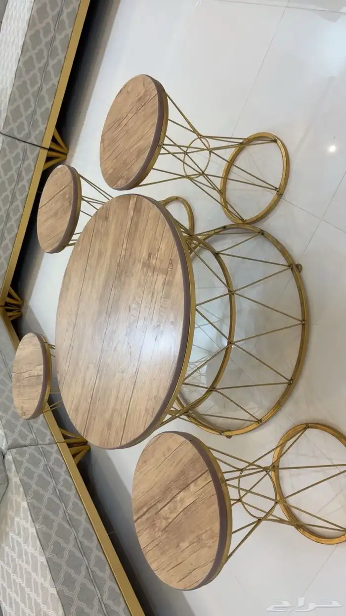 طاولات للبيع 1