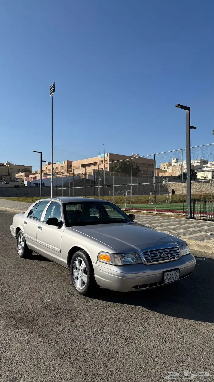 فورد فكتوريا 2011 1