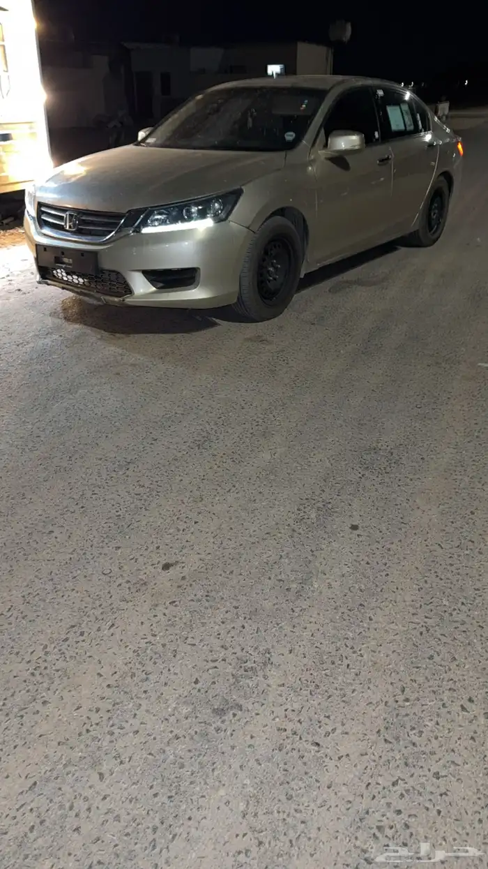 اكورد 2013 الموتر شيخ له معي 4 سنوات ماشي 300 و عليها 4