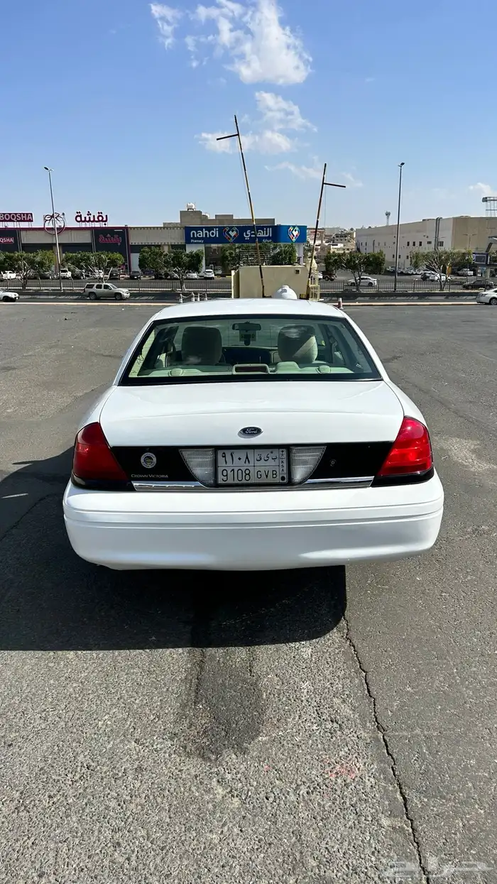 فورد كراون فكتوريا 2012 6