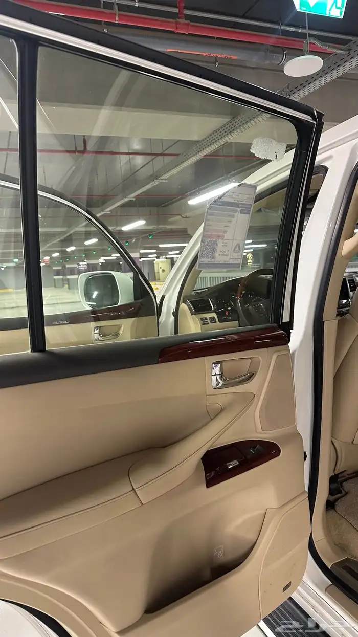 للبيع جيب لكزس فل كامل بريمي 2014 19