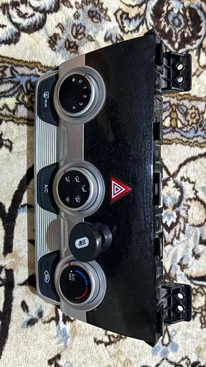 للبيع مسجل الانترا 2020وقطعه تحويل ابل كار بلاي وفرار مكيف 0