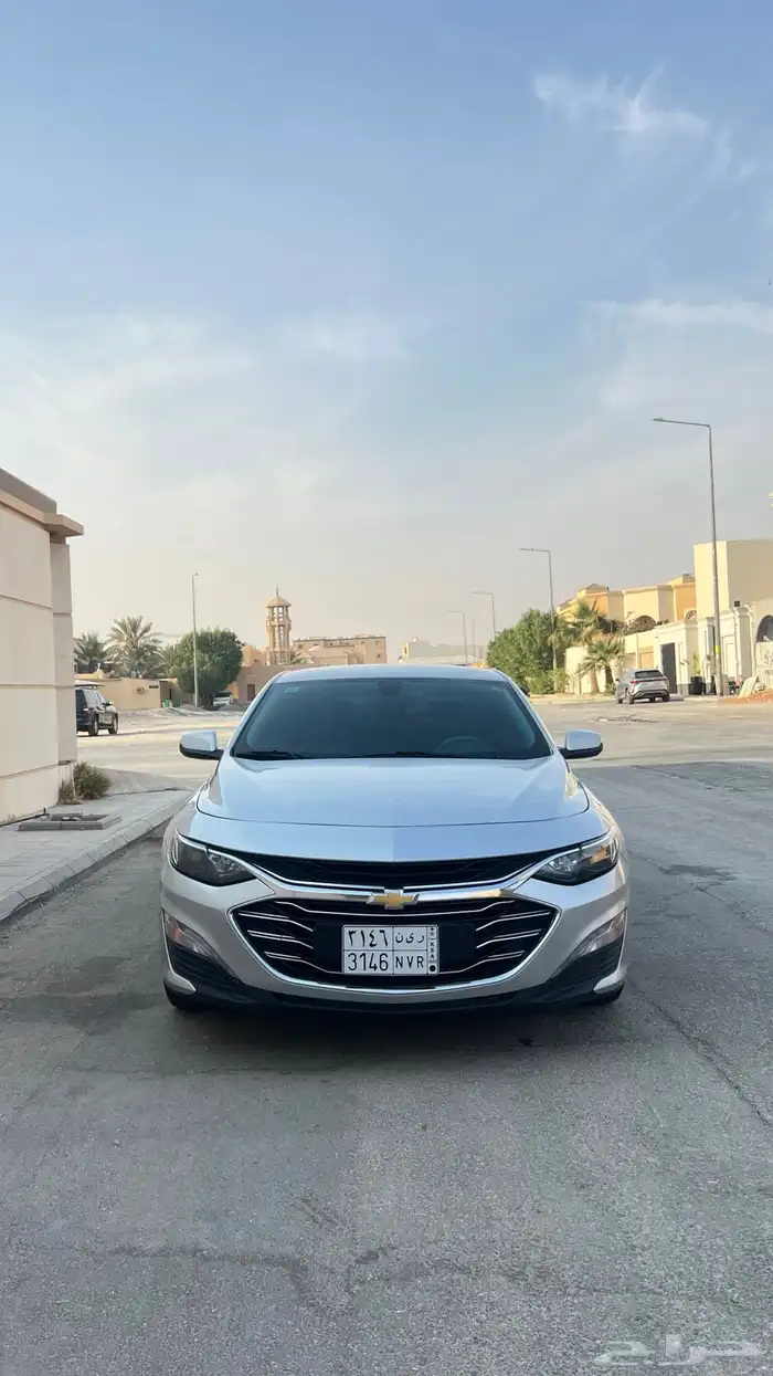 للبيع ماليبو 2021 فضي شيفروليه ستاندر 4