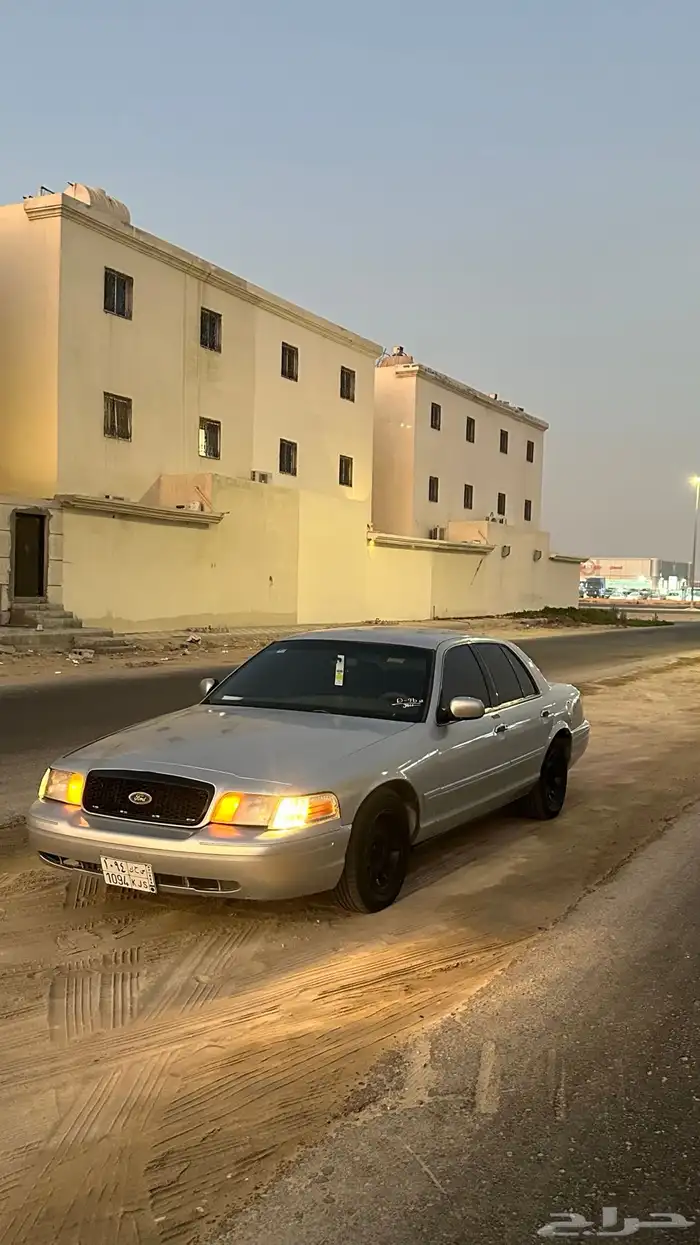 فورد كراون فكتوريا 2001 1
