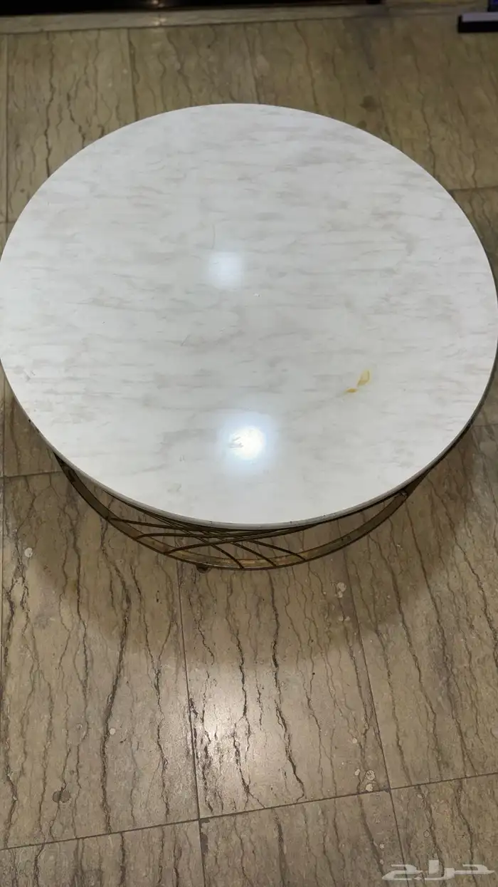 طاوله للبيع ب 60ريال 2