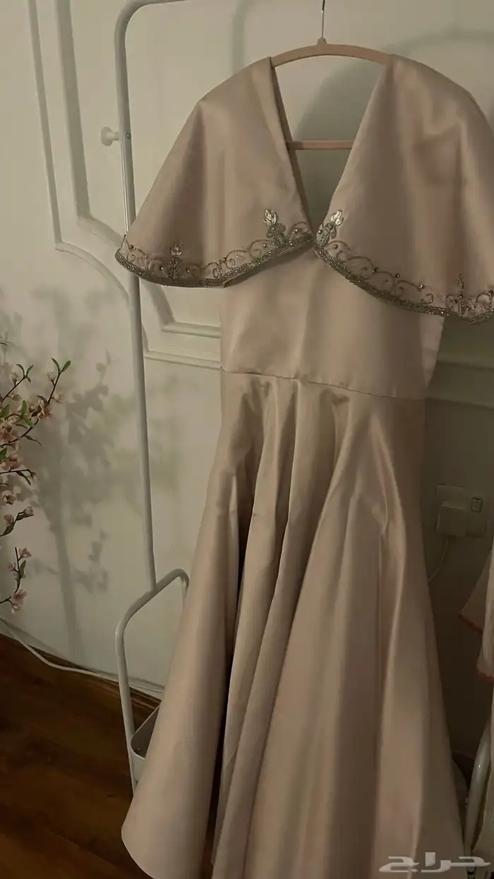 فستان وردي ملبوس مره ونظيف مره الشرا1233 البيع500 1