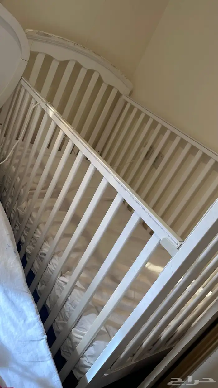 سرير أطفال مستعمل للبيع ب 100 ريال 0