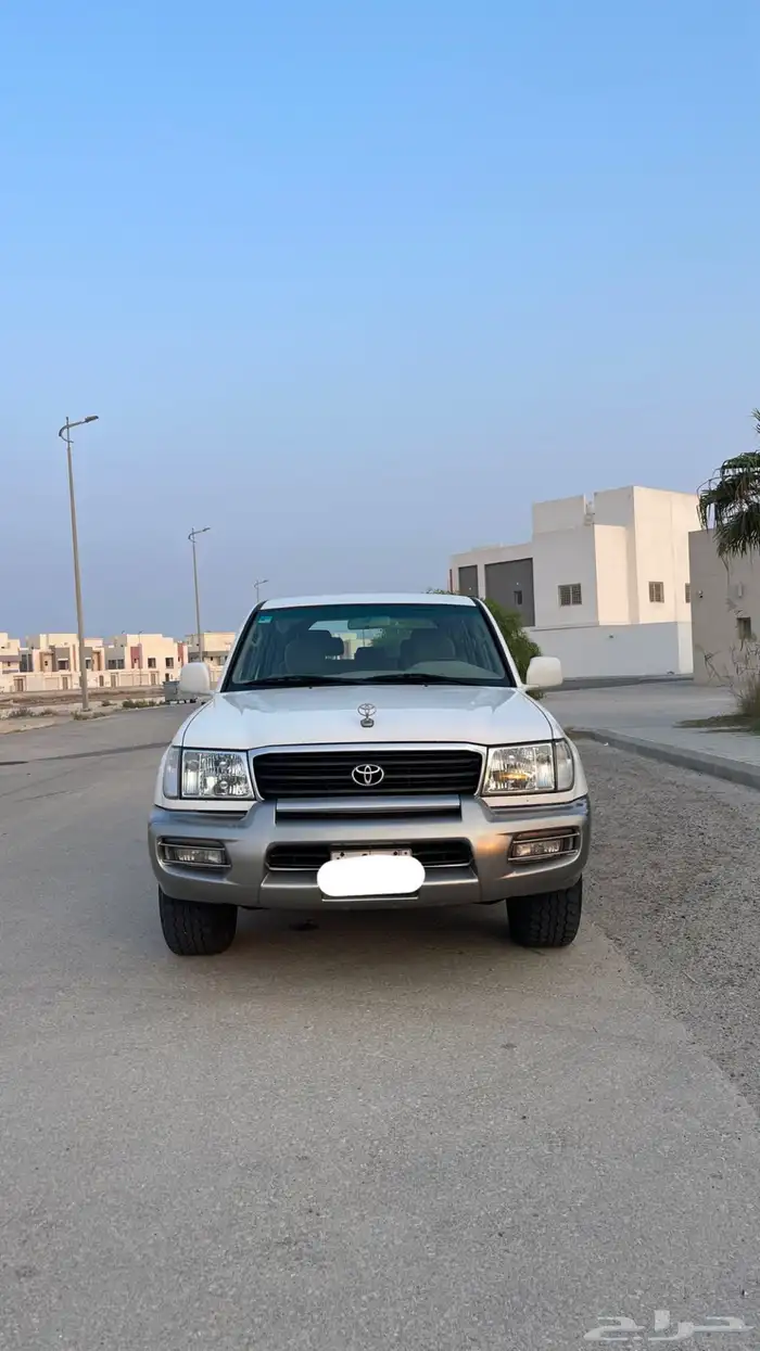 جيب لاندكروزر 4