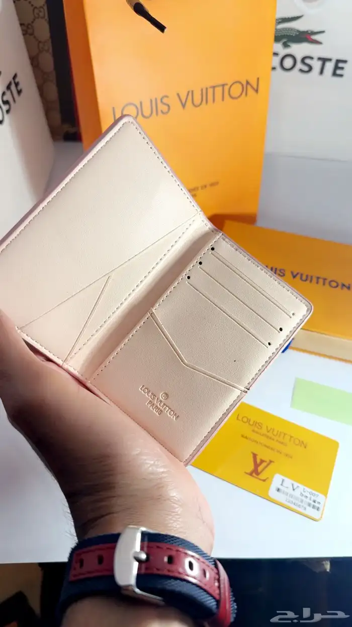 محافظ لويس فاتون 3