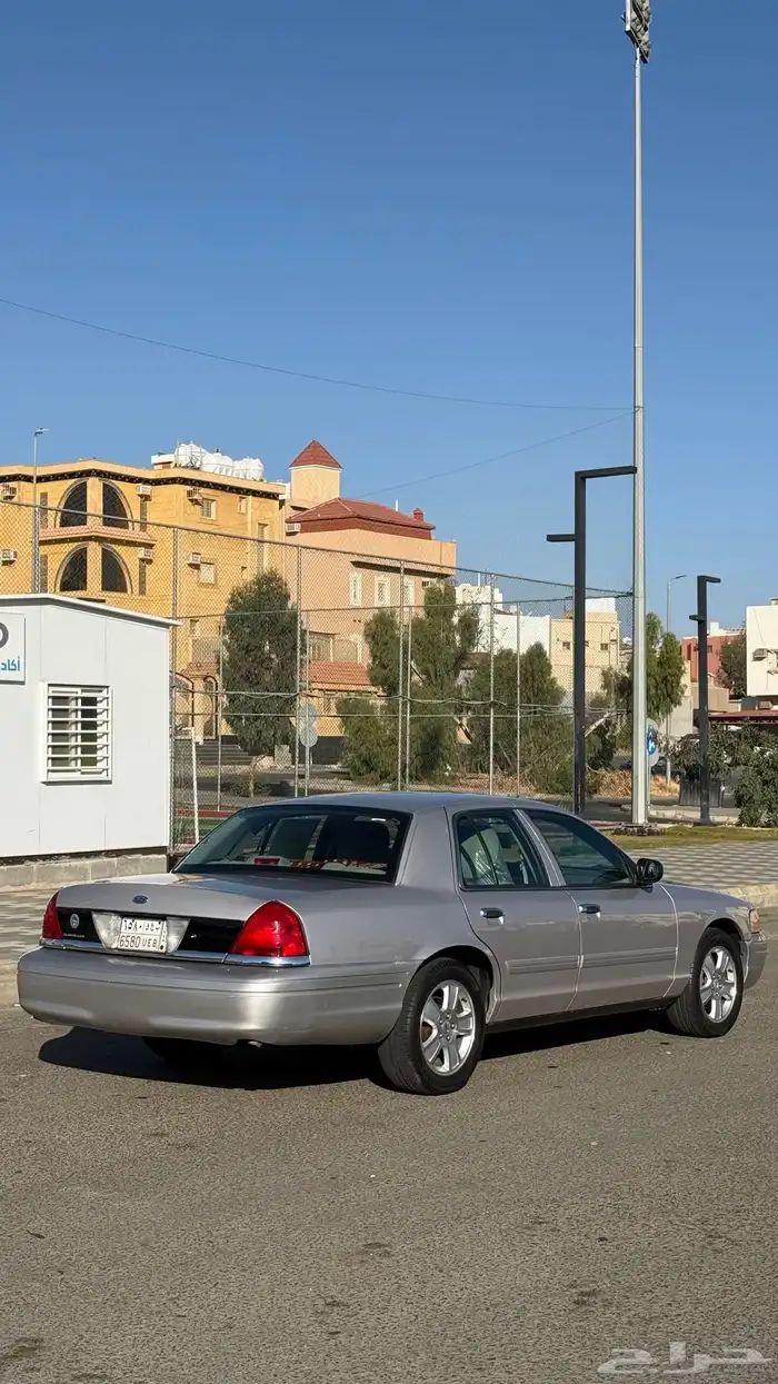 فورد فكتوريا 2011 3