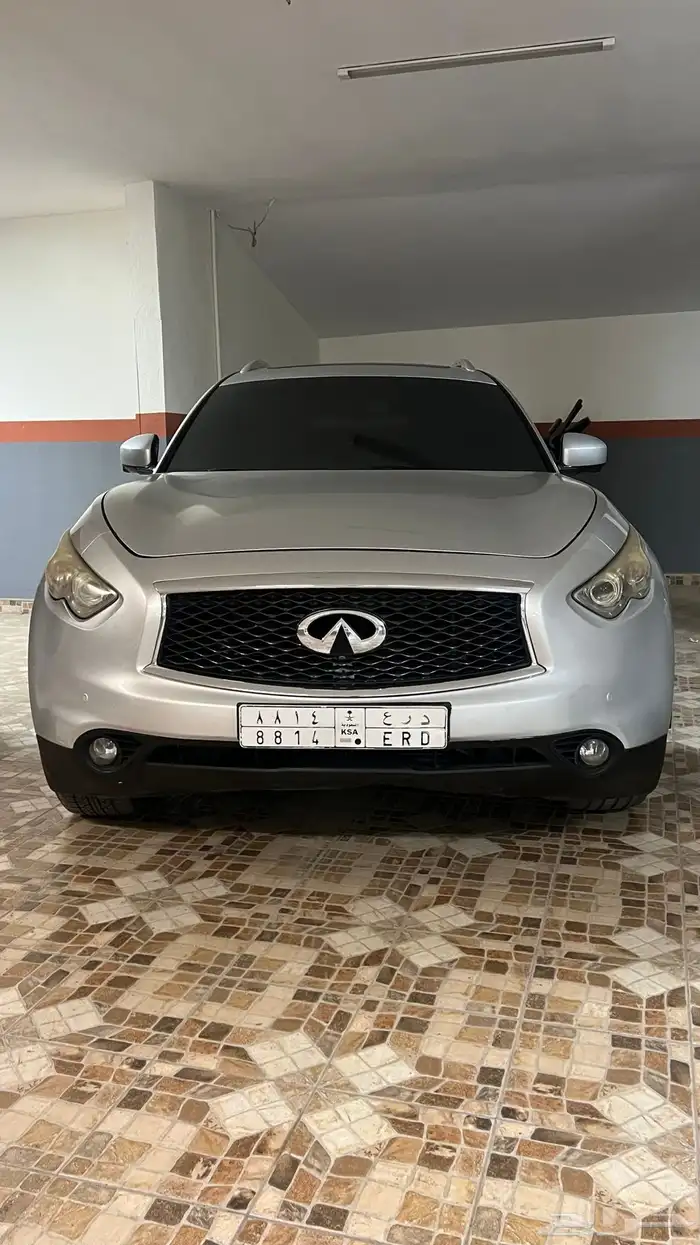 انفنتي FX 35 2009 مع لوحه مميزه د ر ع 0