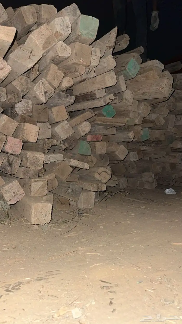 اخشاب نشارة مرابيع وسقالات 0