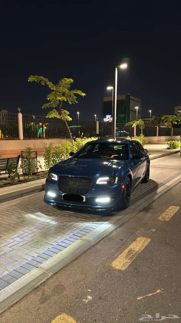 كرايزلر 2021 اكزيكتيف V8 7