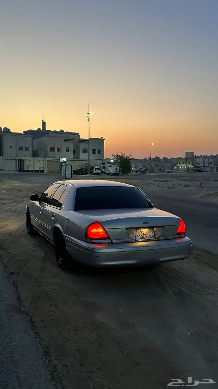 فورد كراون فكتوريا 2001 2