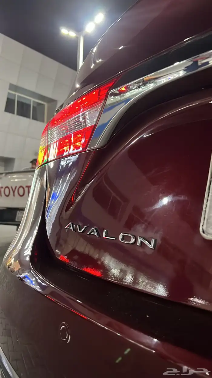 للبيع أفالون موديل 2014 نظيف مالك واحد من الوكاله 13