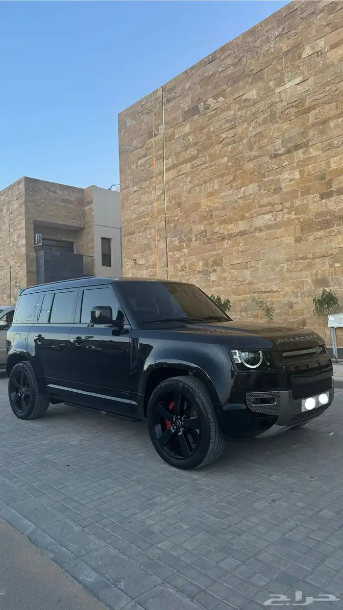 ديفندر 2024 X أسود 1