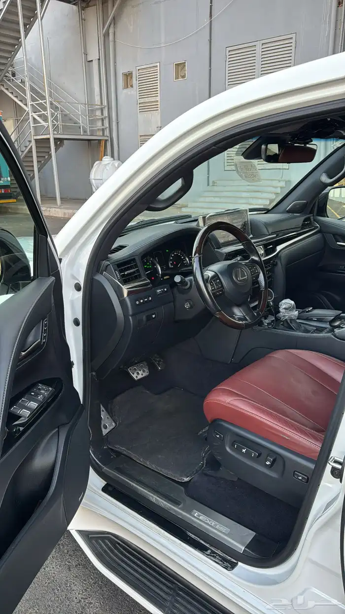 للبيع جيب لكزس 2017 15