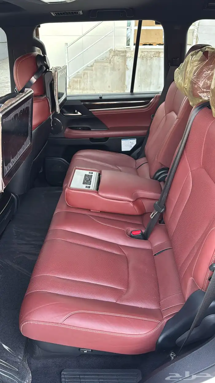 للبيع جيب لكزس 2017 11