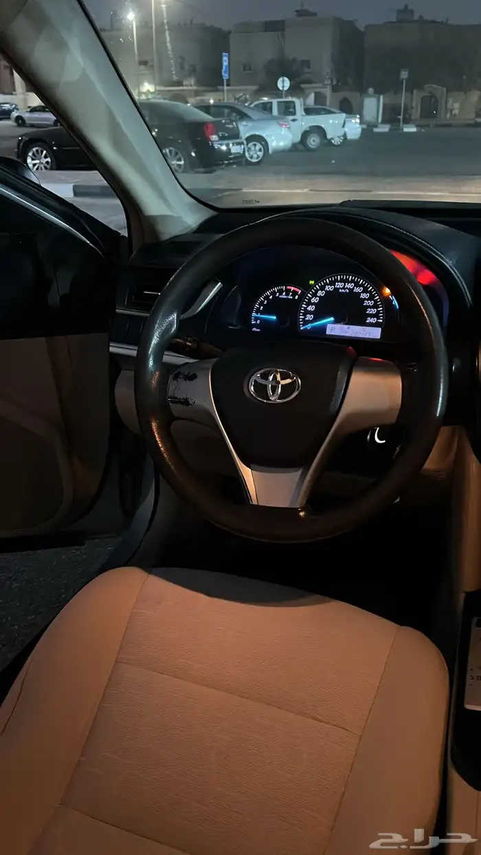 للبيع كامري موديل 2015 GL 12