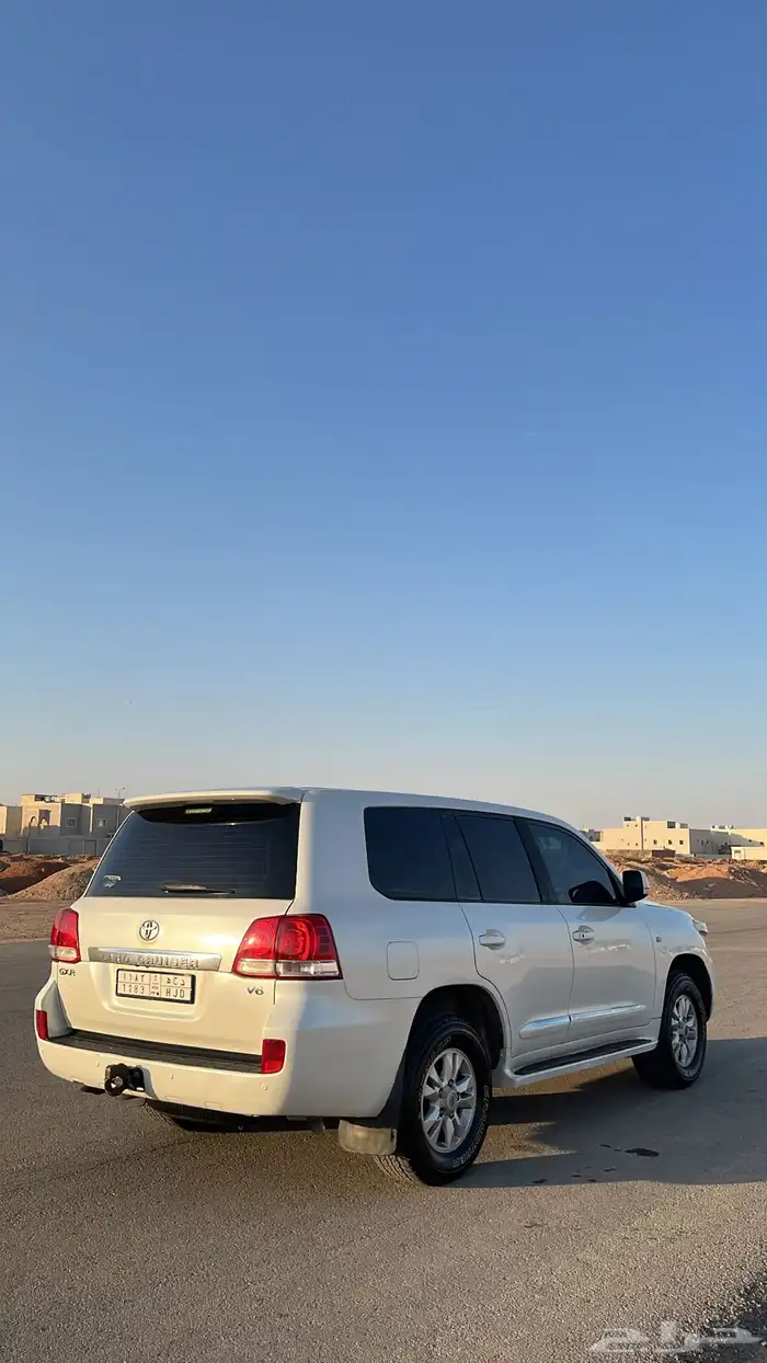 لاندكروزر 2011 للبيع 34