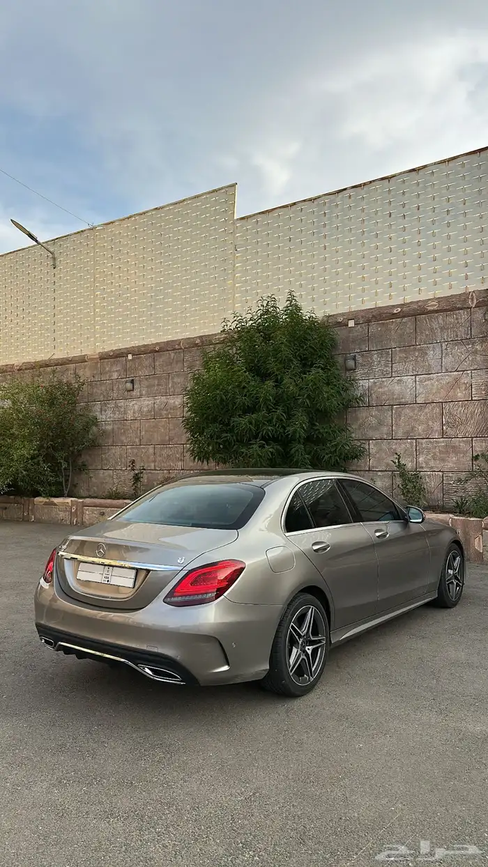مرسيدس c200 2020 بحالة الوكالة 5