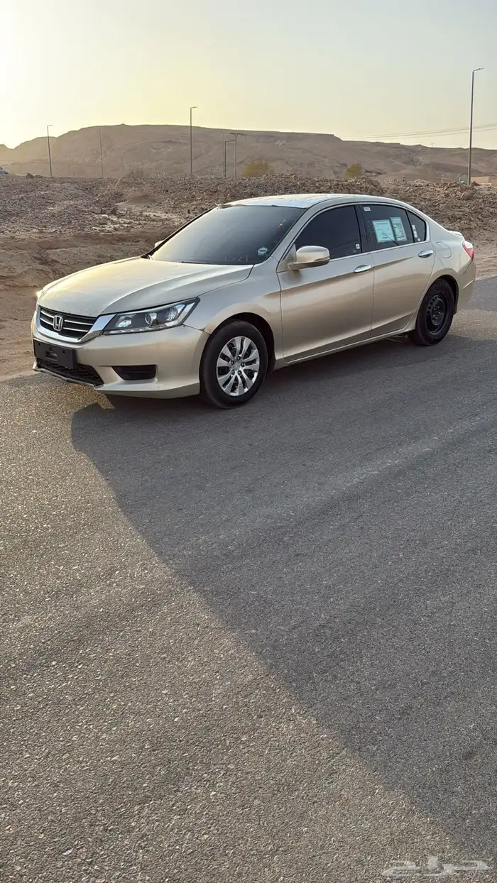 اكورد 2013 الموتر شيخ له معي 4 سنوات ماشي 300 و عليها 5