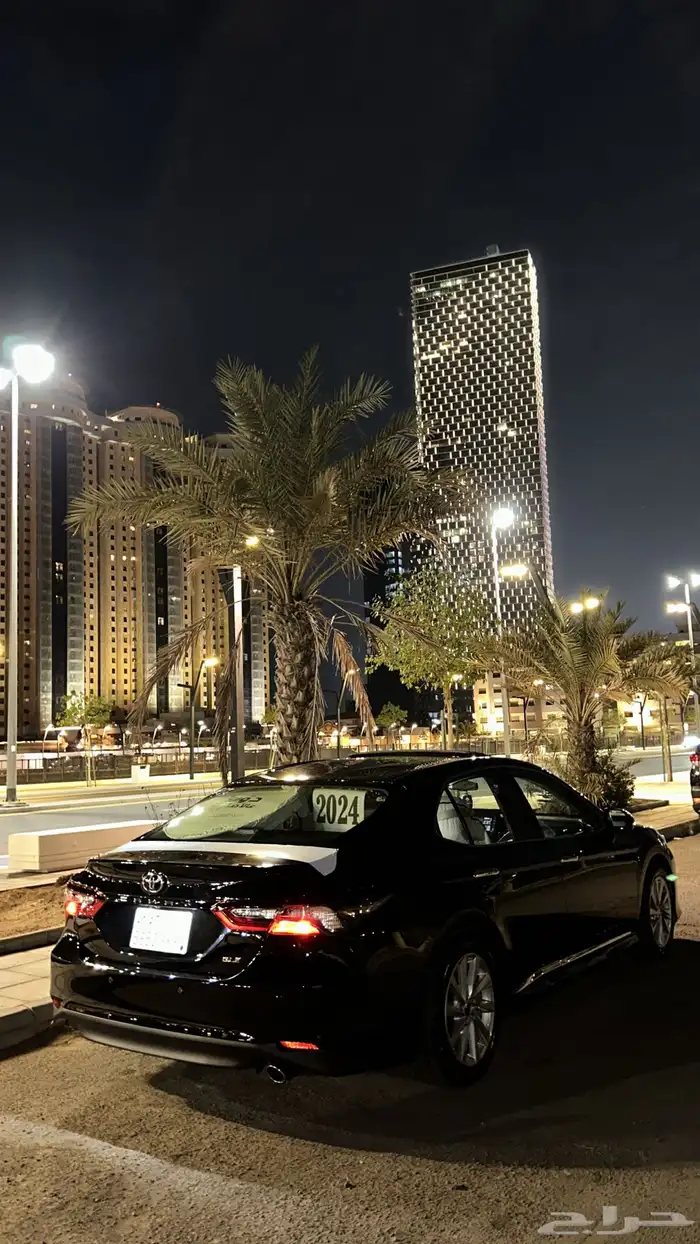 كامري 2024 أسود للتقبيل 1