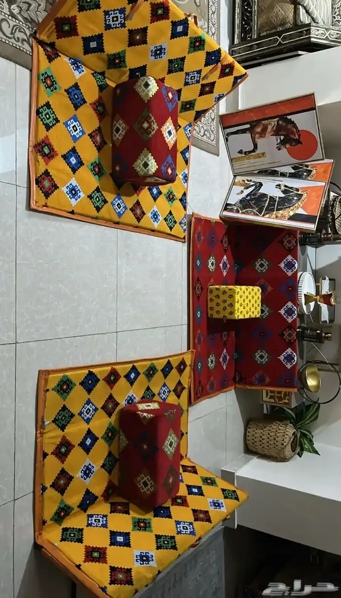 كراسي جلسات وسفر آخر الجديد مع ثلاث لوحات 0