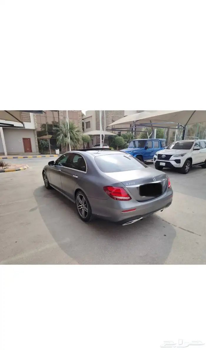 للجاد فقط  مرسيدس E200 رمادي مات   نظيفة ومواصفات عالية 8