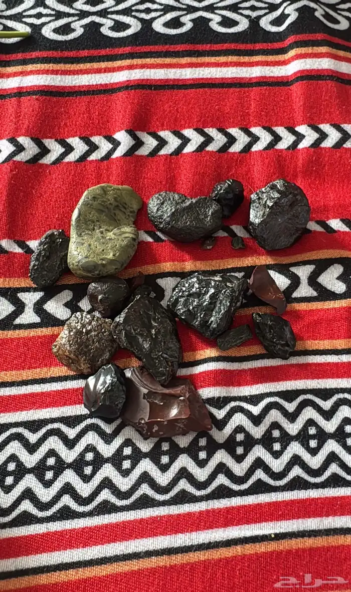 حجر اسود احتمال يكون الماس اسود 3