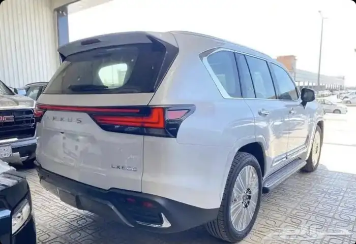 جيب لكزس LX BB 2025 سعودي عبداللطيف جميل اصفار (عرض مميز) 1