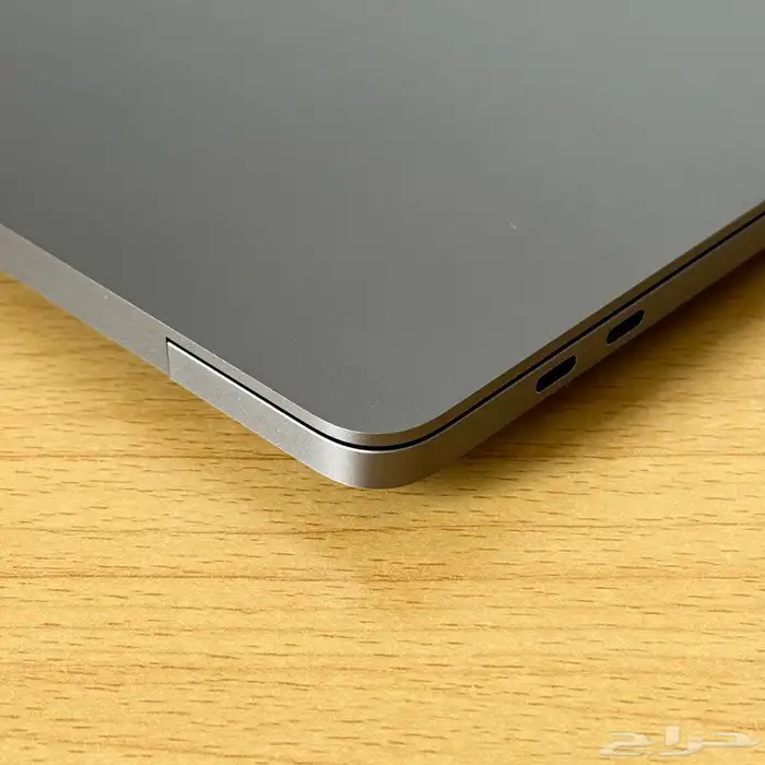 MacBook Pro i9. 16inch 64gb ram 500gb ssd 8gb graphics 9