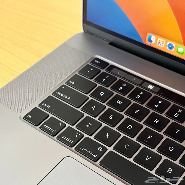 MacBook Pro i9. 16inch 64gb ram 500gb ssd 8gb graphics 0