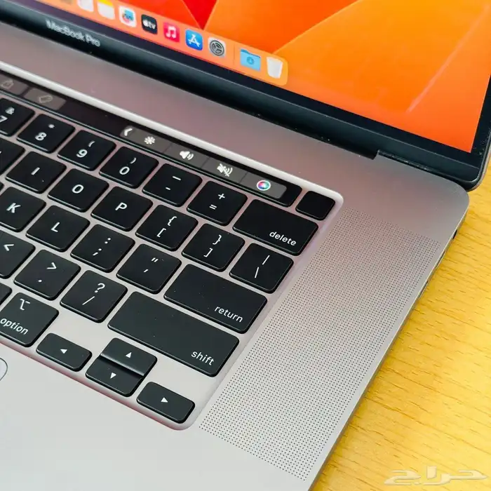 MacBook Pro i9. 16inch 64gb ram 500gb ssd 8gb graphics 10