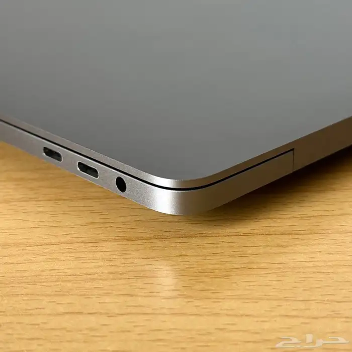 MacBook Pro i9. 16inch 64gb ram 500gb ssd 8gb graphics 7