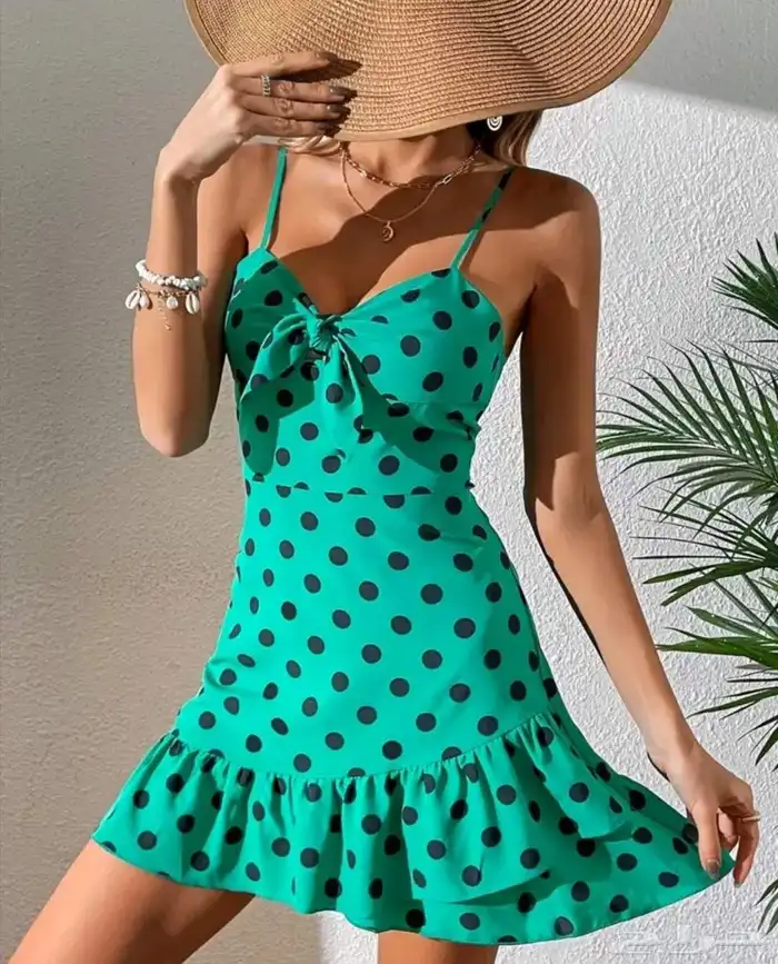 فساتين جديدة الثلاث فساتين ب 100 ريال المقاس لارج فقط 3