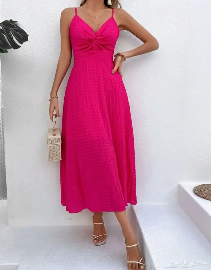 فساتين جديدة الثلاث فساتين ب 100 ريال المقاس لارج فقط 17