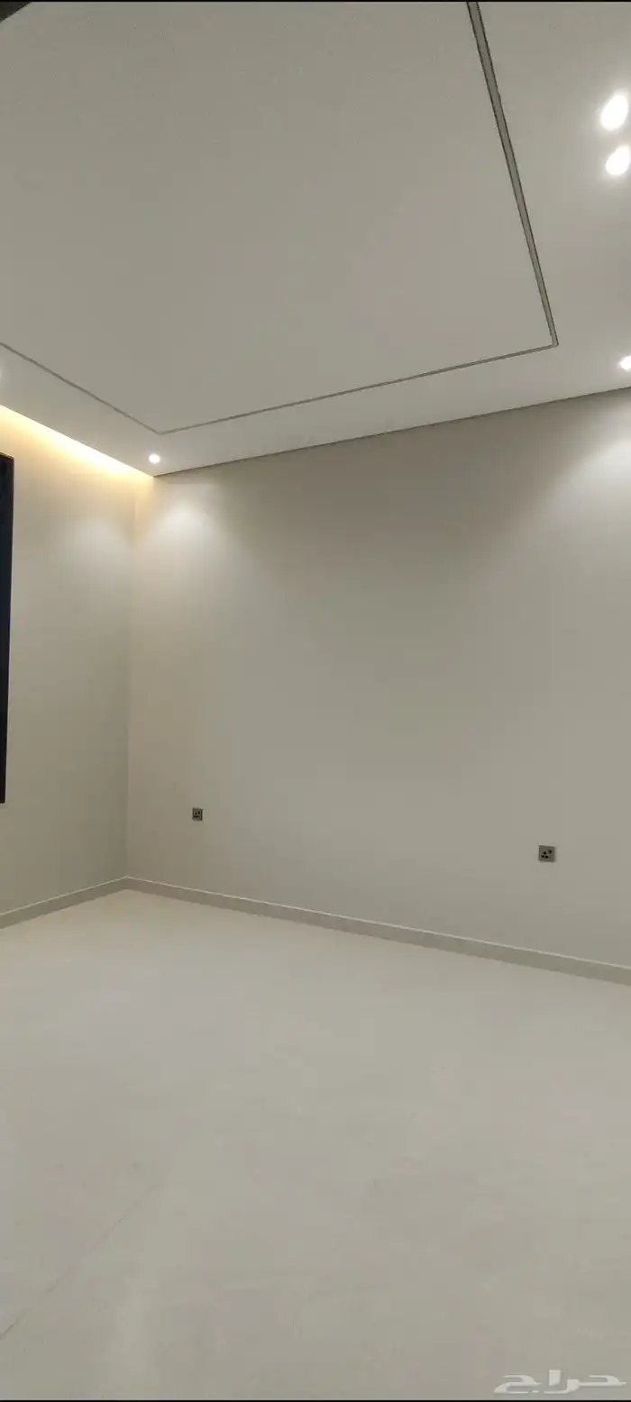 للبيع شقق ارضية وعلويه موقع مميز تشطيبات فاخرة 16