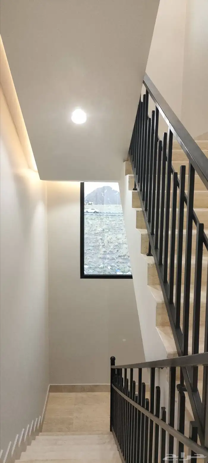 للبيع شقق ارضية وعلويه موقع مميز تشطيبات فاخرة 3