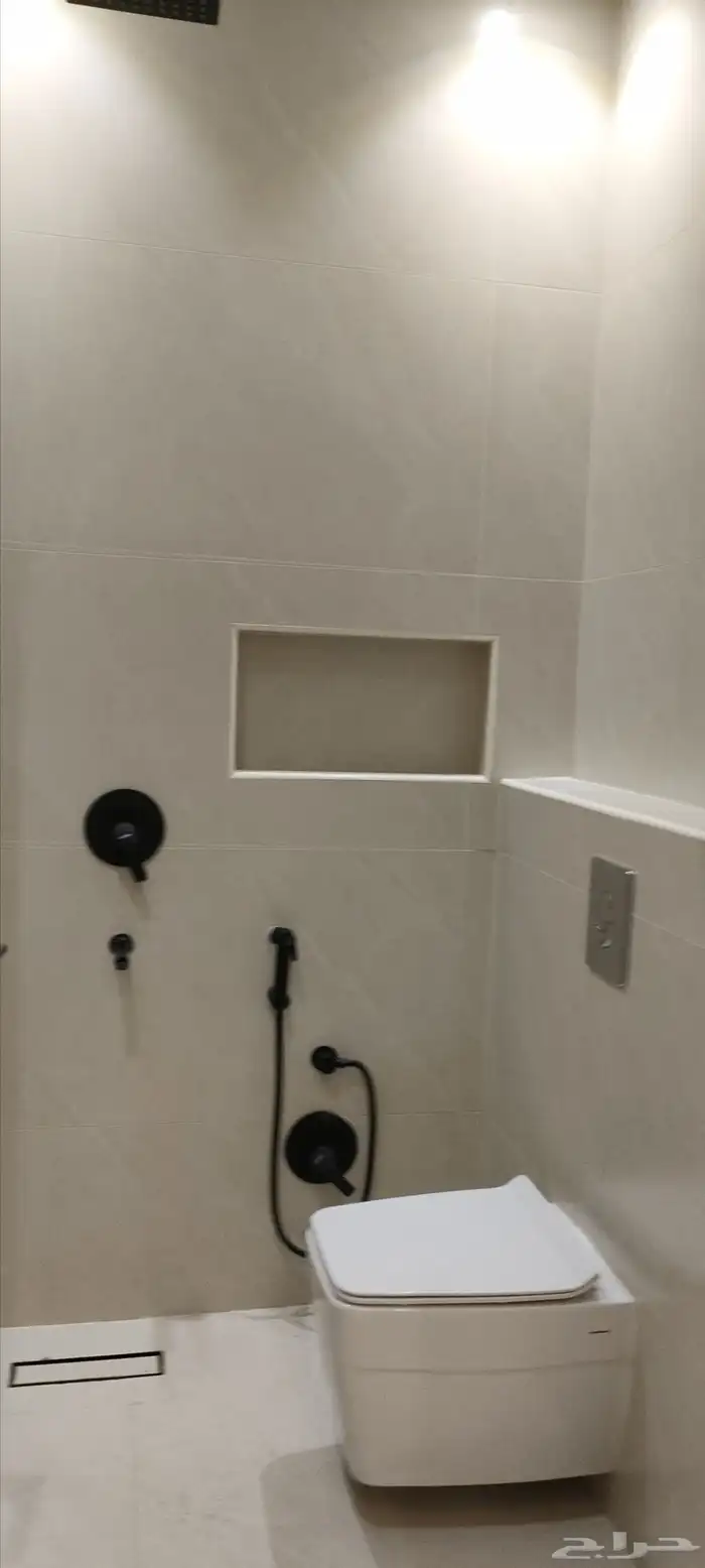 للبيع شقق ارضية وعلويه موقع مميز تشطيبات فاخرة 25