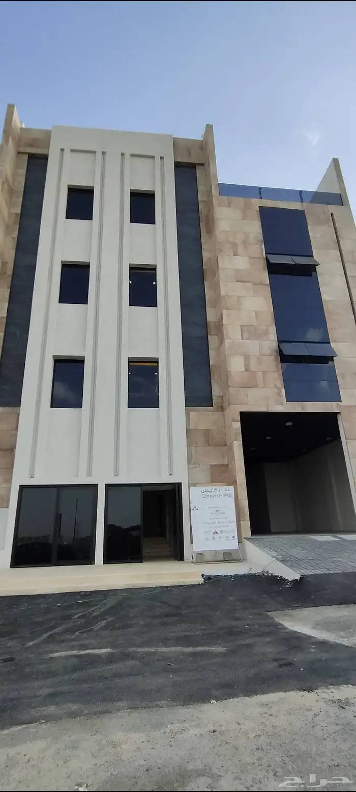 للبيع شقق ارضية وعلويه موقع مميز تشطيبات فاخرة 27