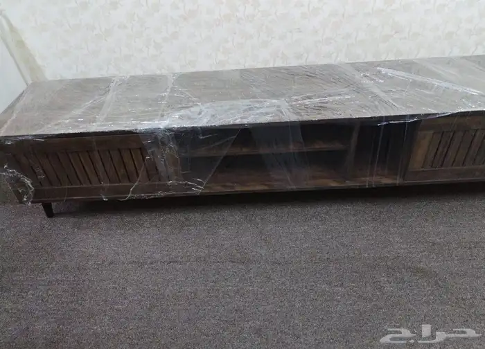 طاولة بلازما حجم كبير جديدة للبيع مستعجل 1