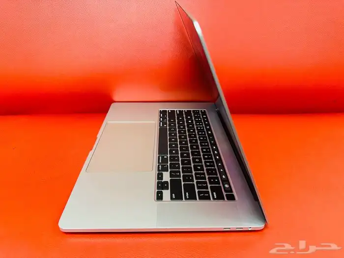 MacBook Pro i9. 16inch 64gb ram 500gb ssd 8gb graphics 6