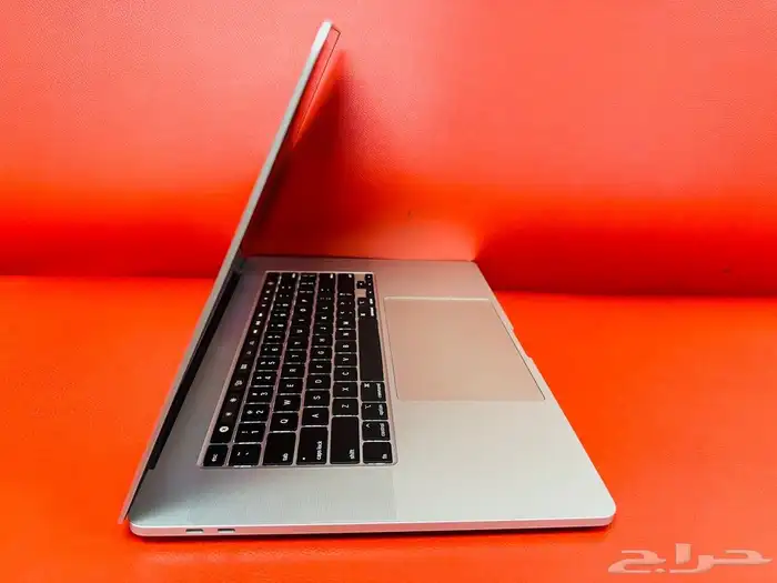 MacBook Pro i9. 16inch 64gb ram 500gb ssd 8gb graphics 5