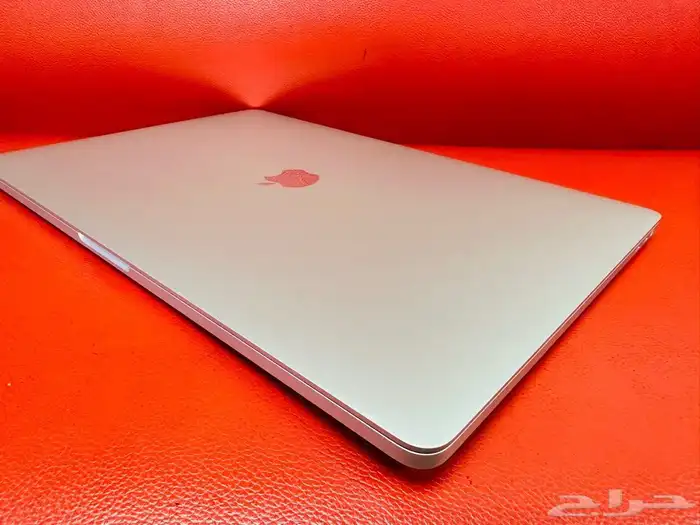 MacBook Pro i9. 16inch 64gb ram 500gb ssd 8gb graphics 4