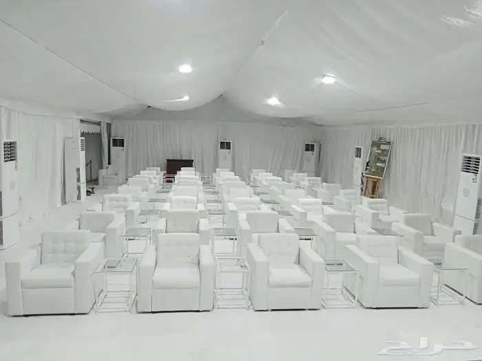 كراسي وكنب وحمامات متنقله بتصميم فاخر. خيام اربي 4